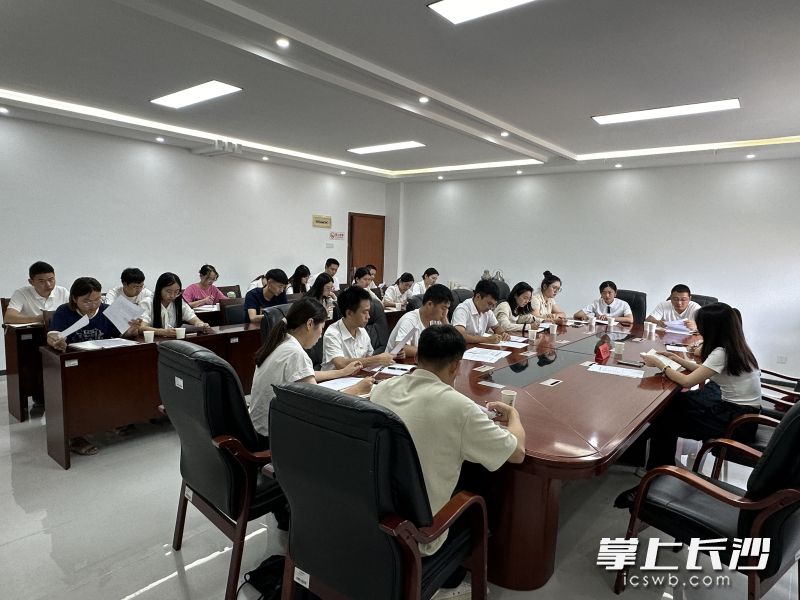 乌山街道对23名村级后备干部人选进行岗前培训。长沙晚报通讯员 彭建家 摄