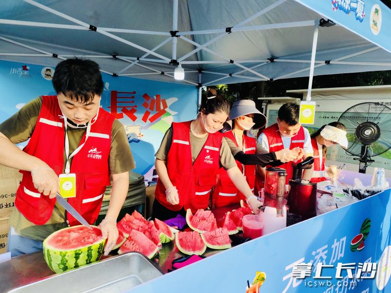长沙新农人的丰收果实免费和五湖四海的游客分享。